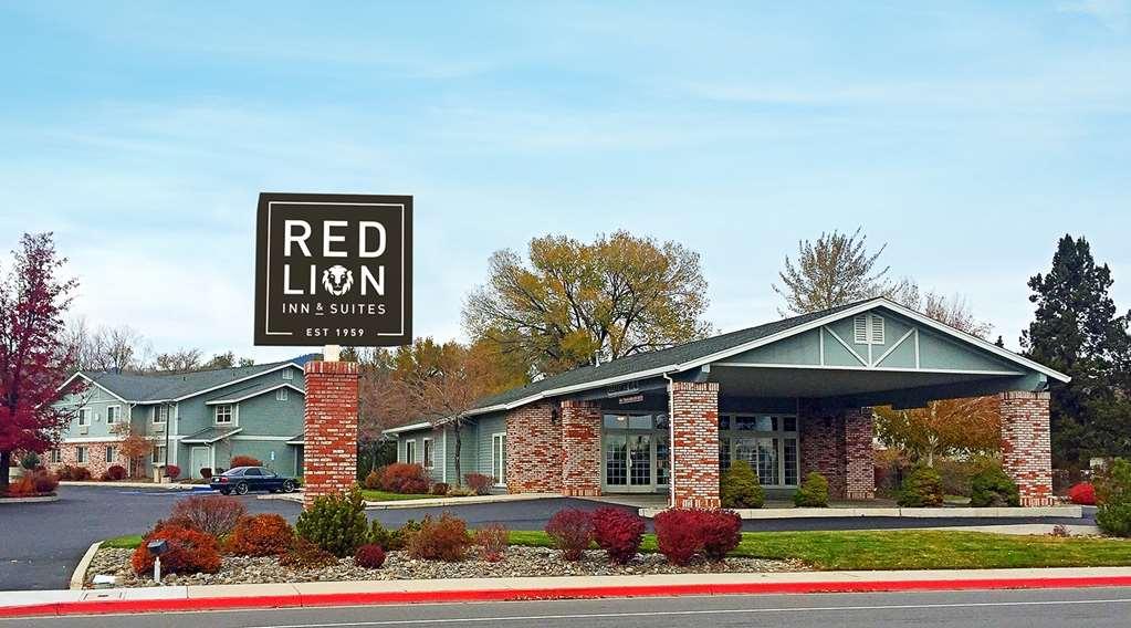 Comfort Inn & Suites Susanville Bagian luar foto