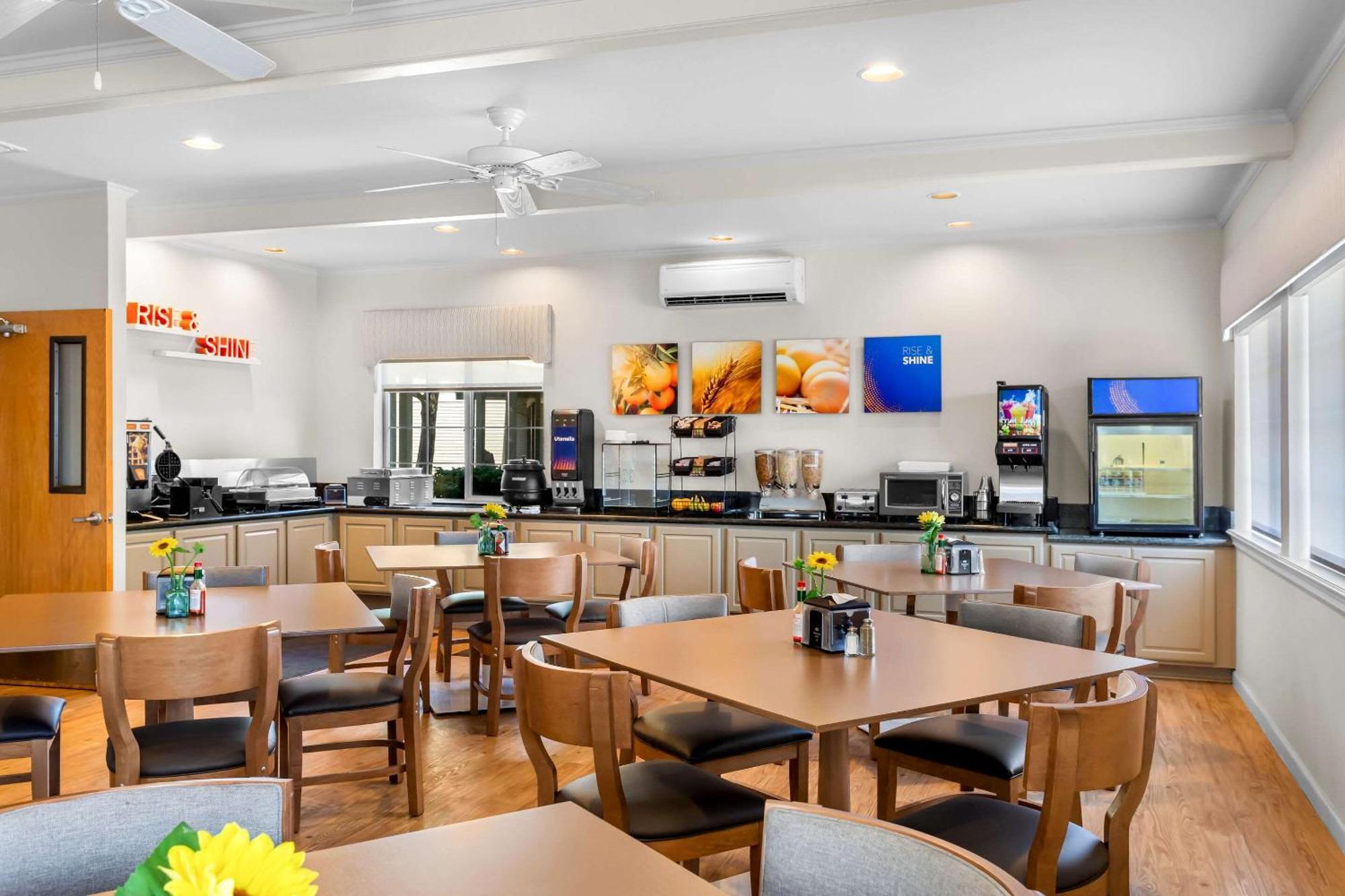 Comfort Inn & Suites Susanville Bagian luar foto