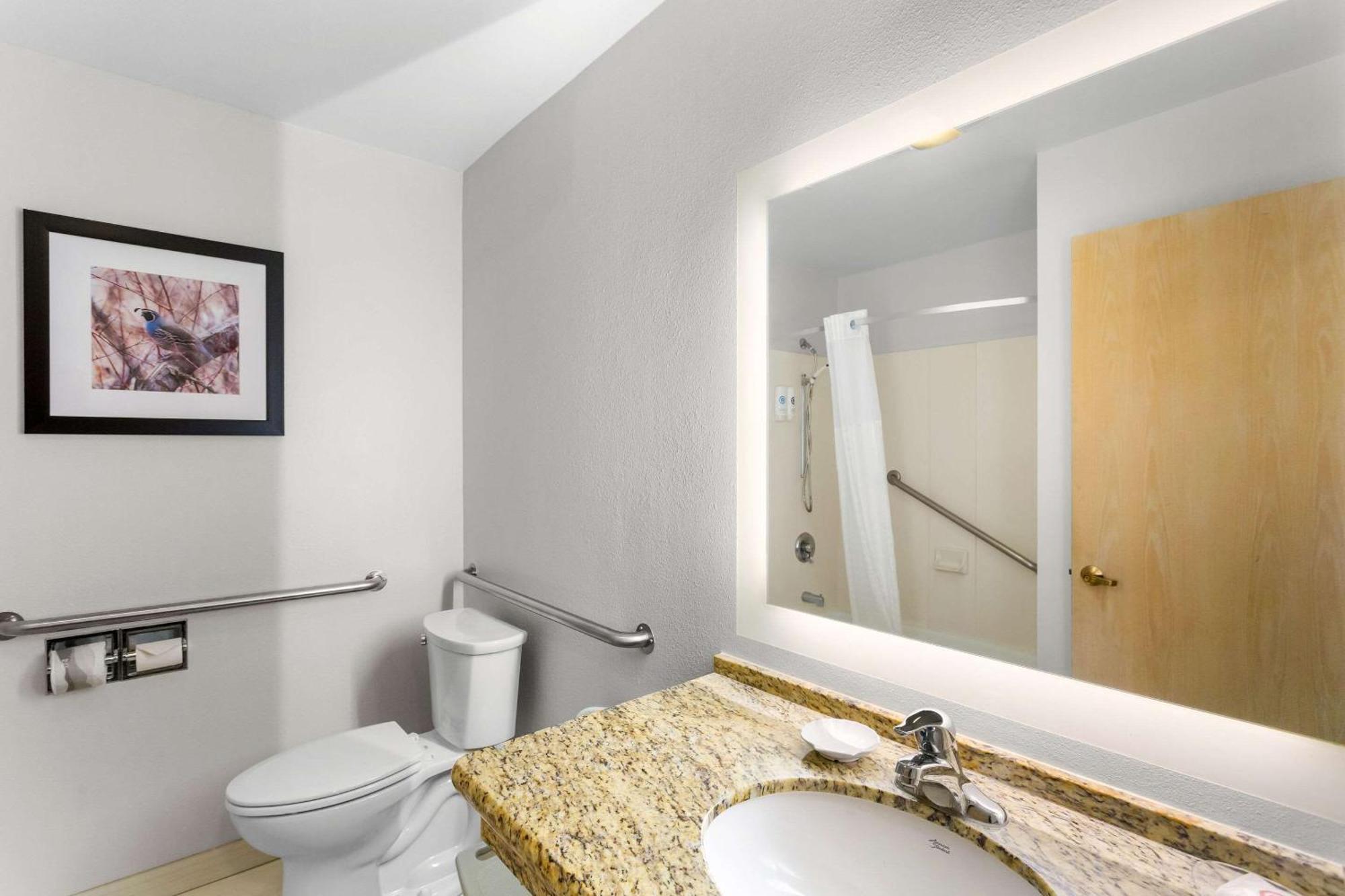 Comfort Inn & Suites Susanville Bagian luar foto