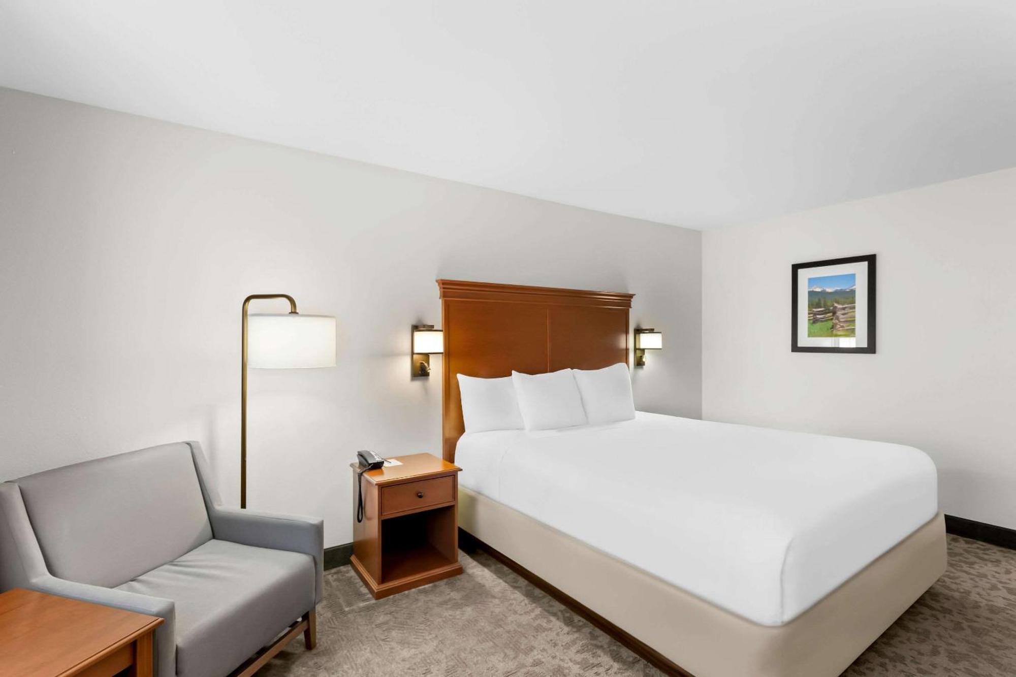 Comfort Inn & Suites Susanville Bagian luar foto