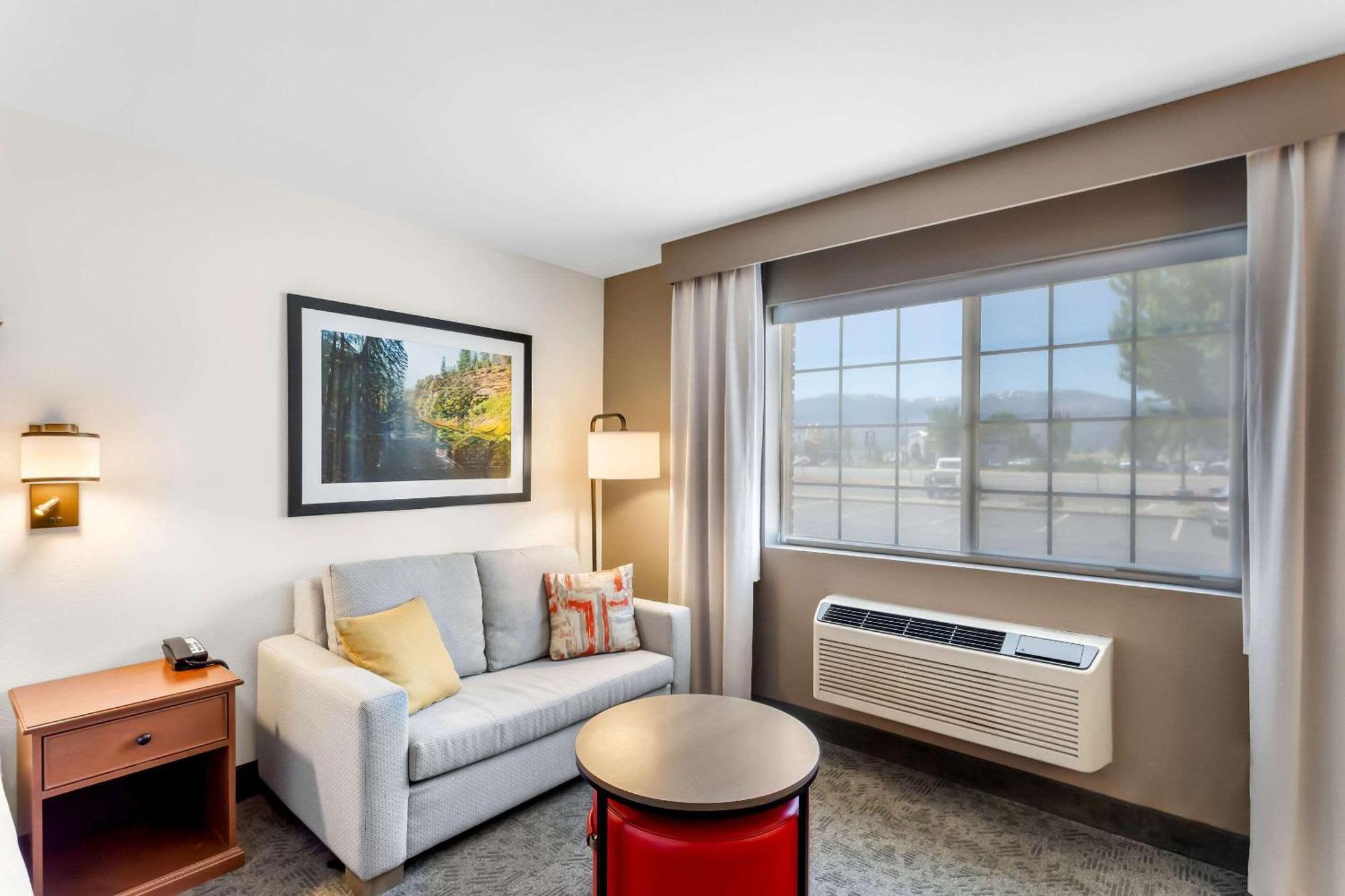 Comfort Inn & Suites Susanville Bagian luar foto