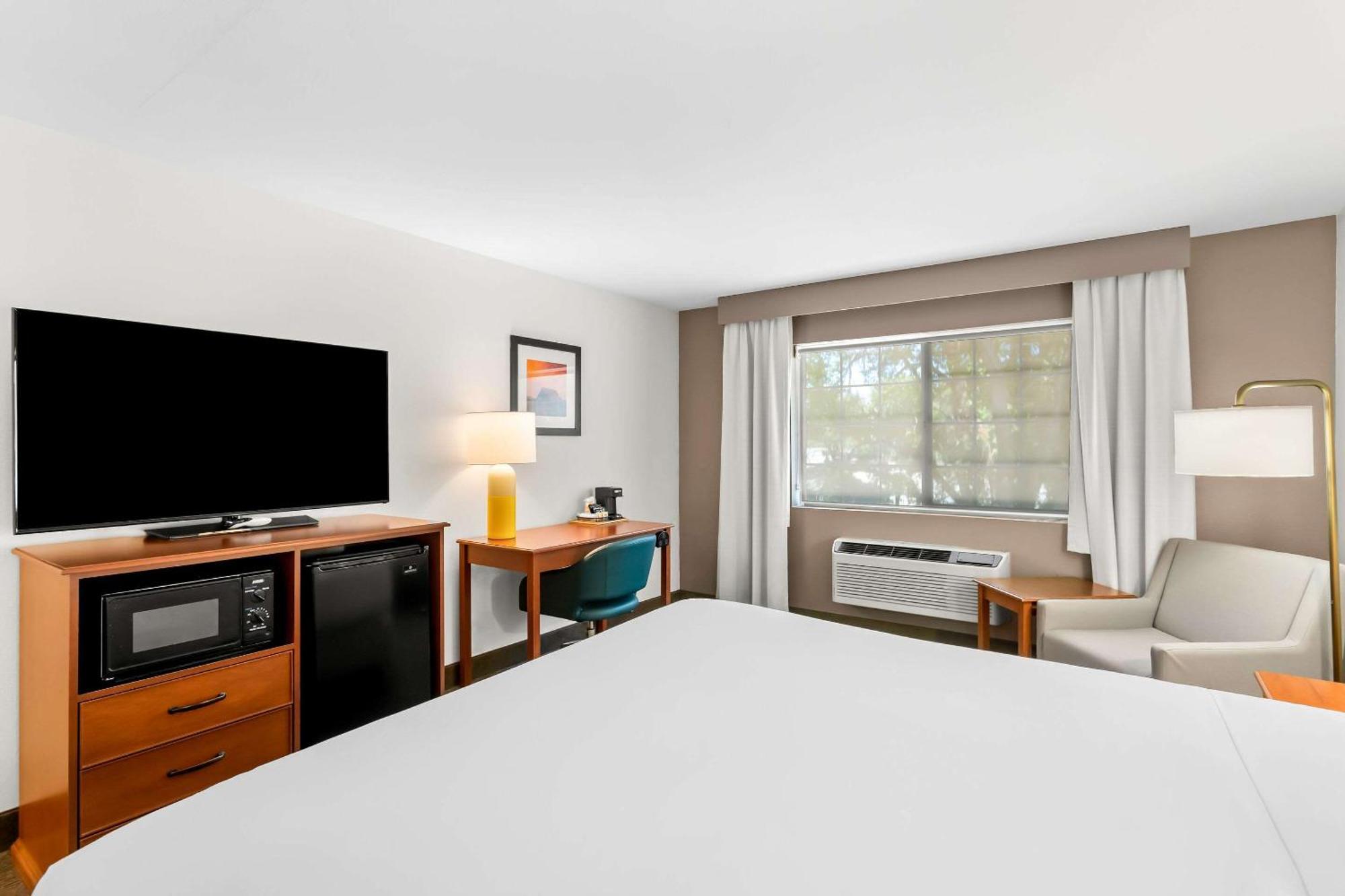 Comfort Inn & Suites Susanville Bagian luar foto