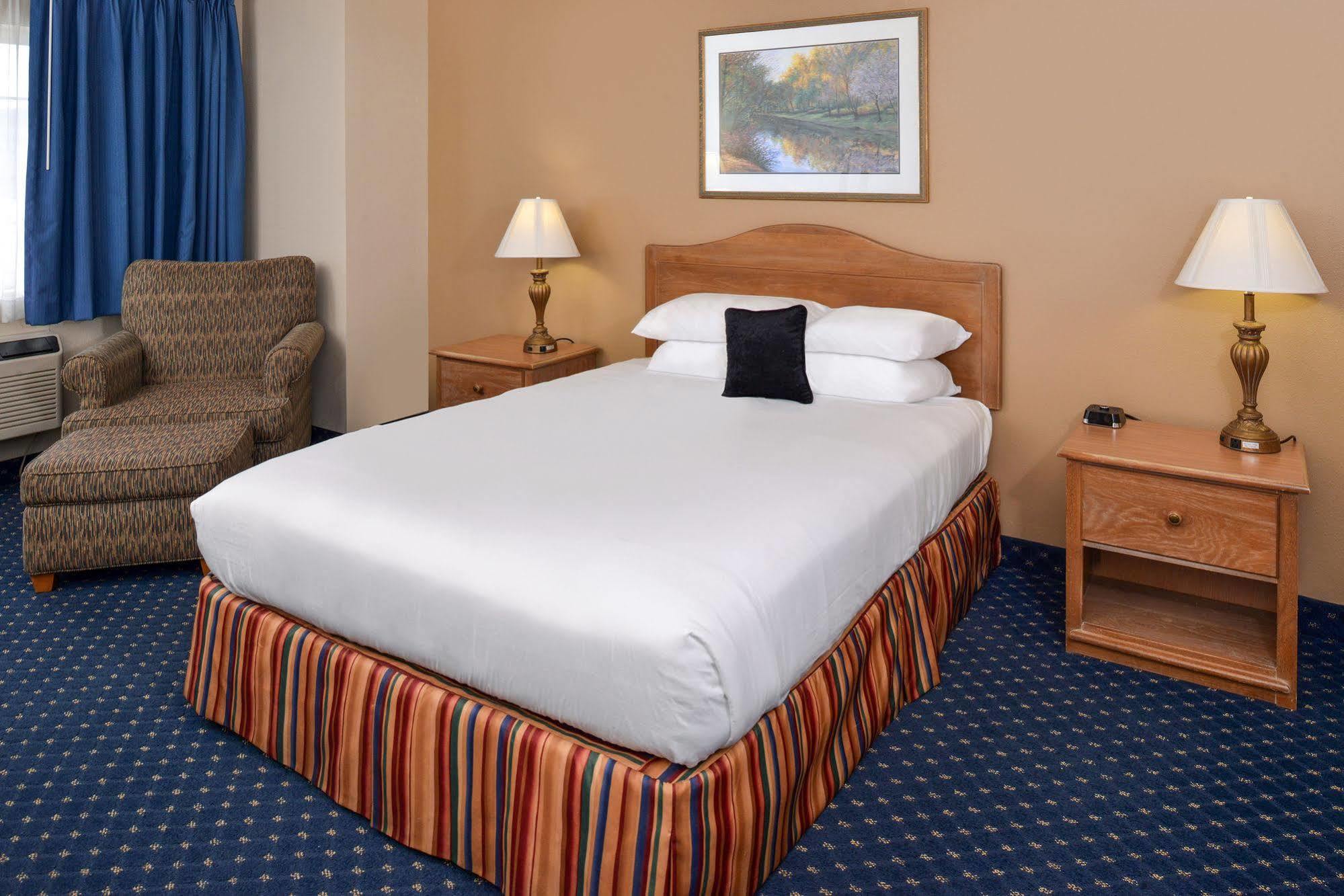 Comfort Inn & Suites Susanville Bagian luar foto