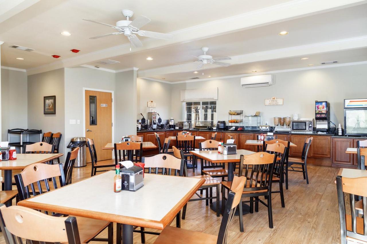 Comfort Inn & Suites Susanville Bagian luar foto