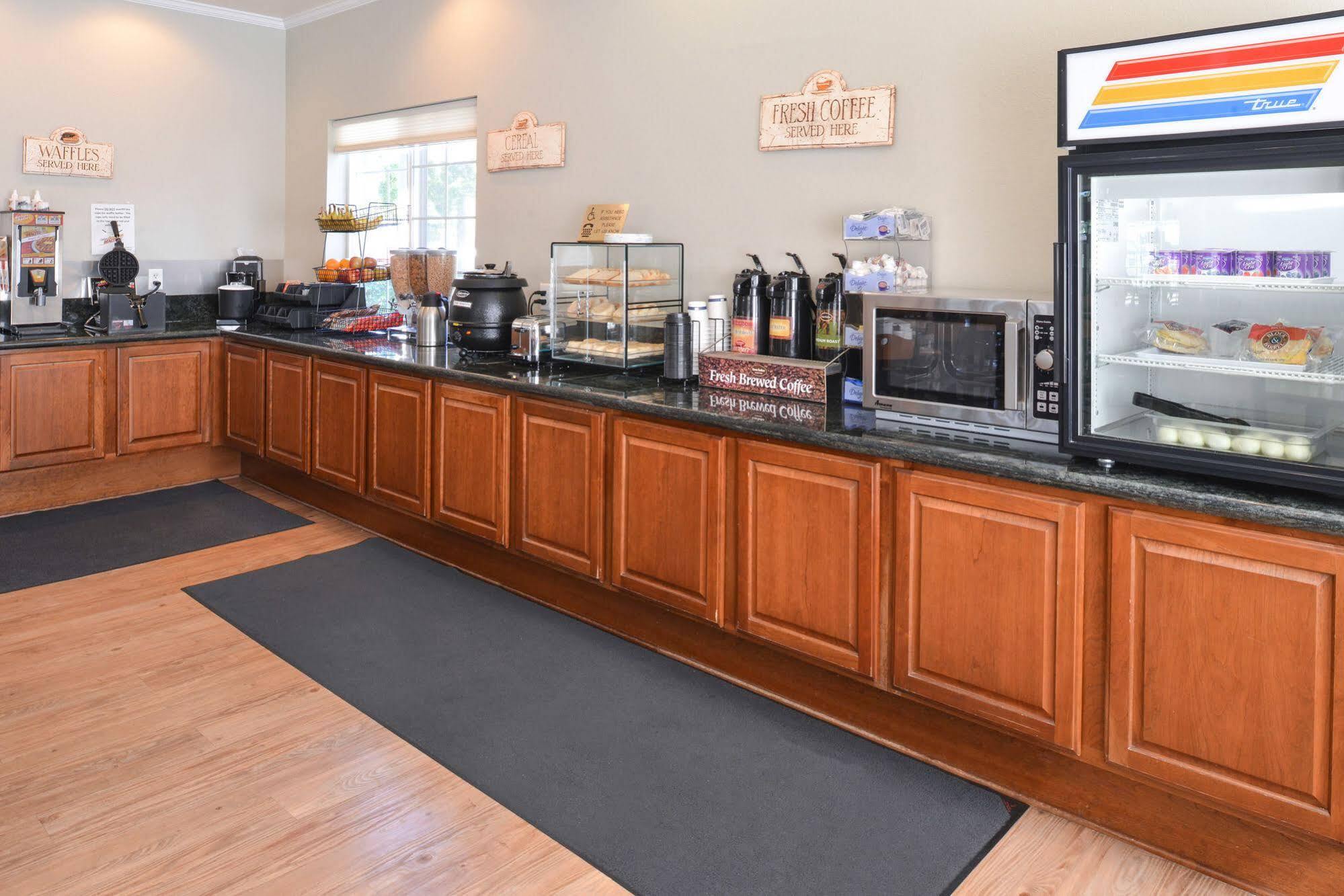 Comfort Inn & Suites Susanville Bagian luar foto