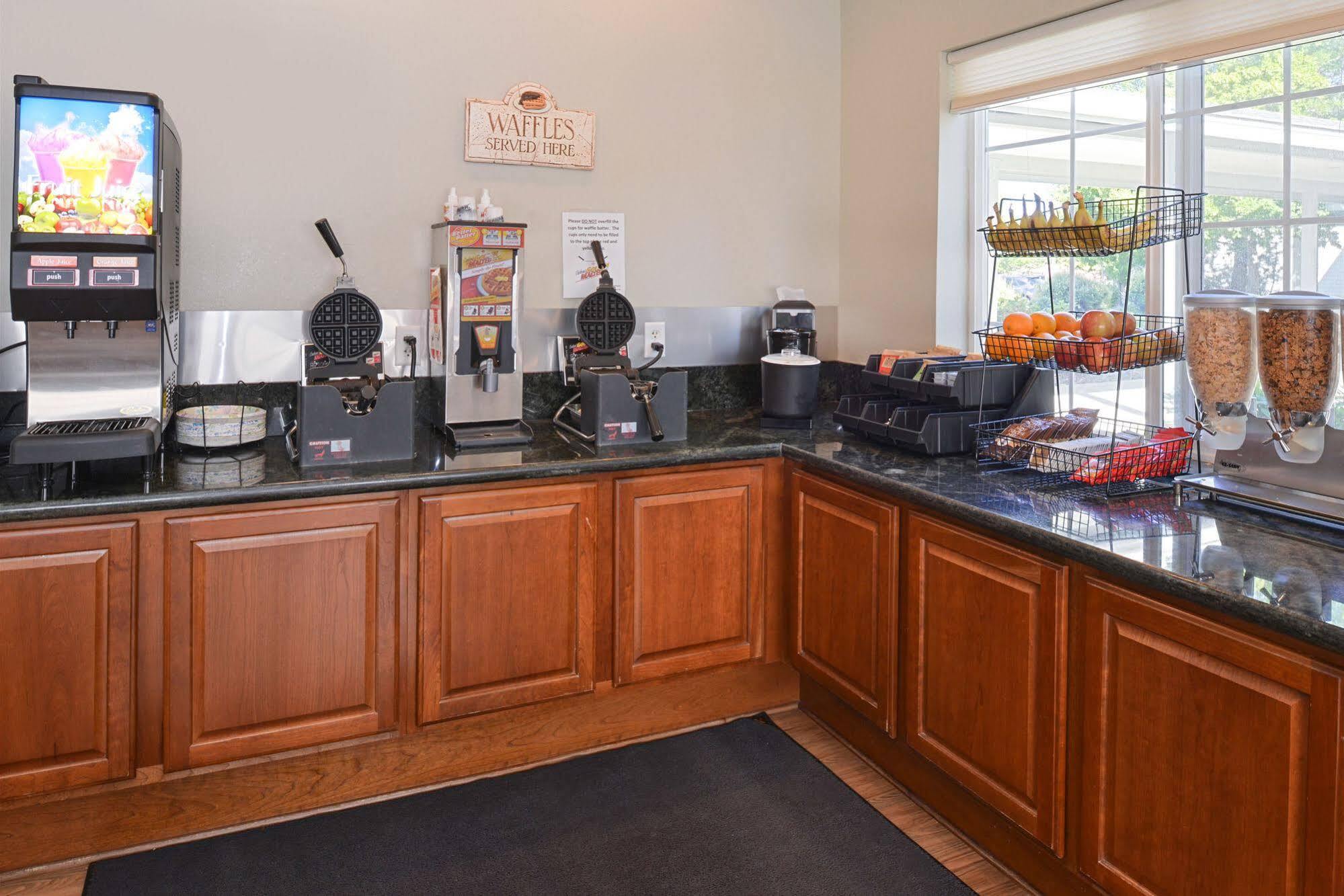Comfort Inn & Suites Susanville Bagian luar foto